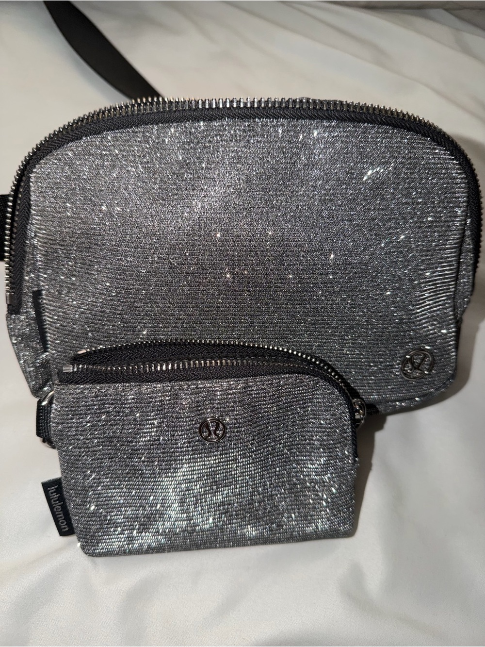lululemon athletica Silver Sparkle 1L Crossbody & Clippable Card Pouch